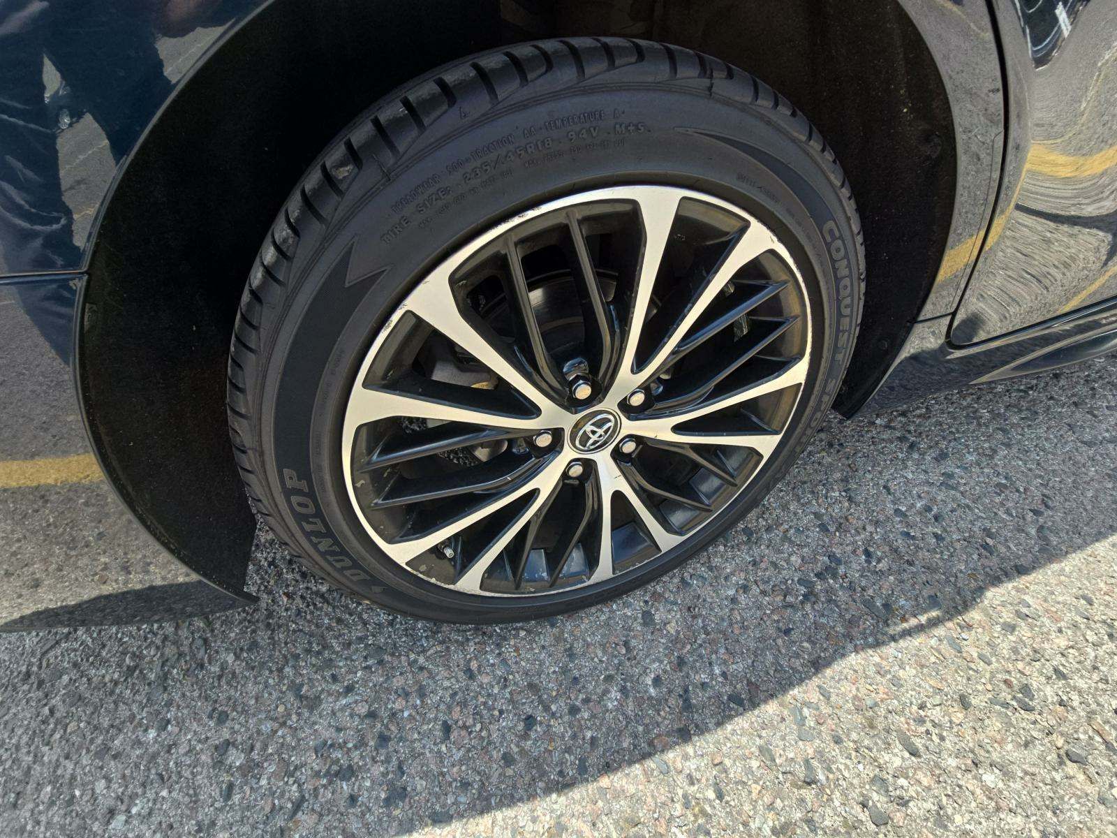 2019 Toyota Camry SE FWD