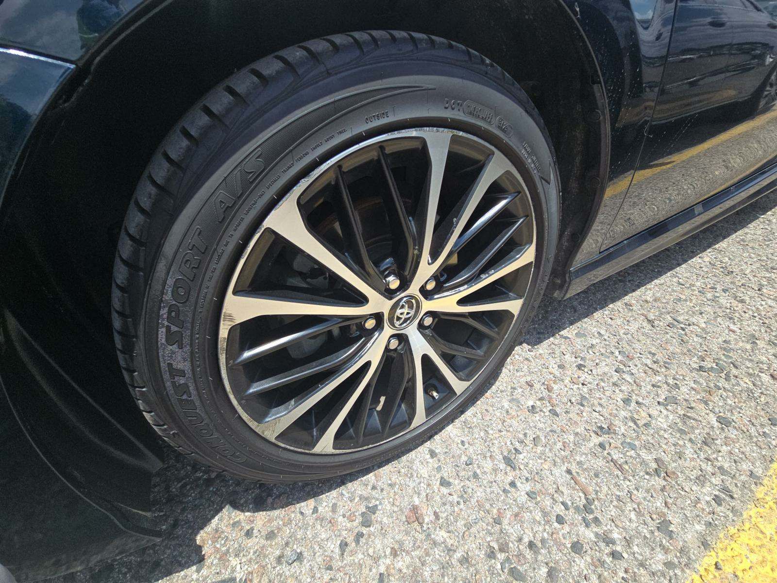 2019 Toyota Camry SE FWD