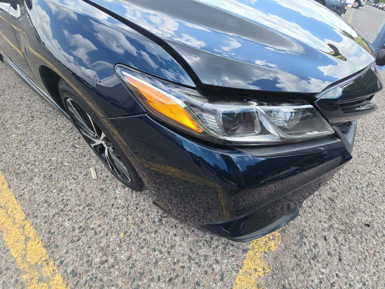 2019 Toyota Camry SE FWD