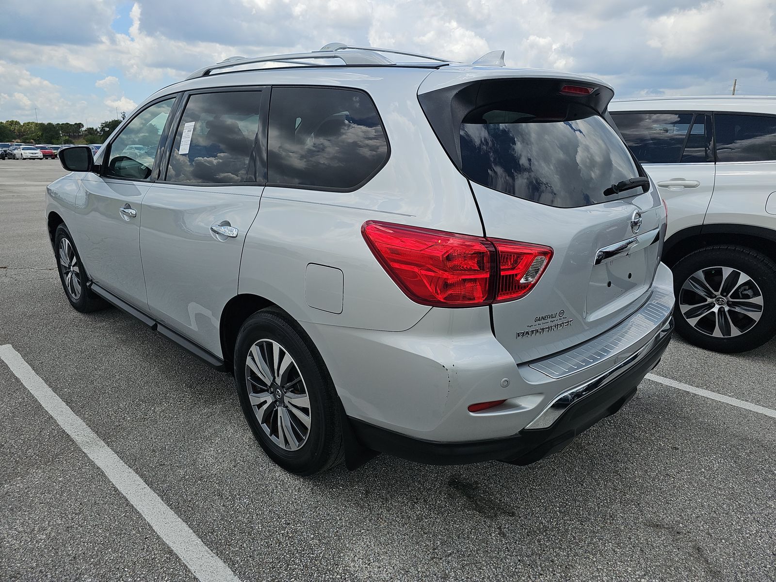 2020 Nissan Pathfinder S FWD