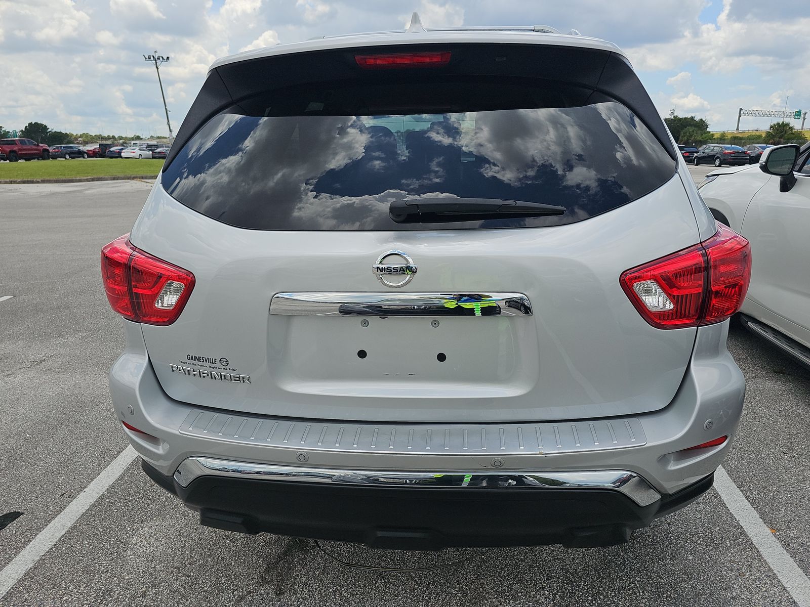 2020 Nissan Pathfinder S FWD