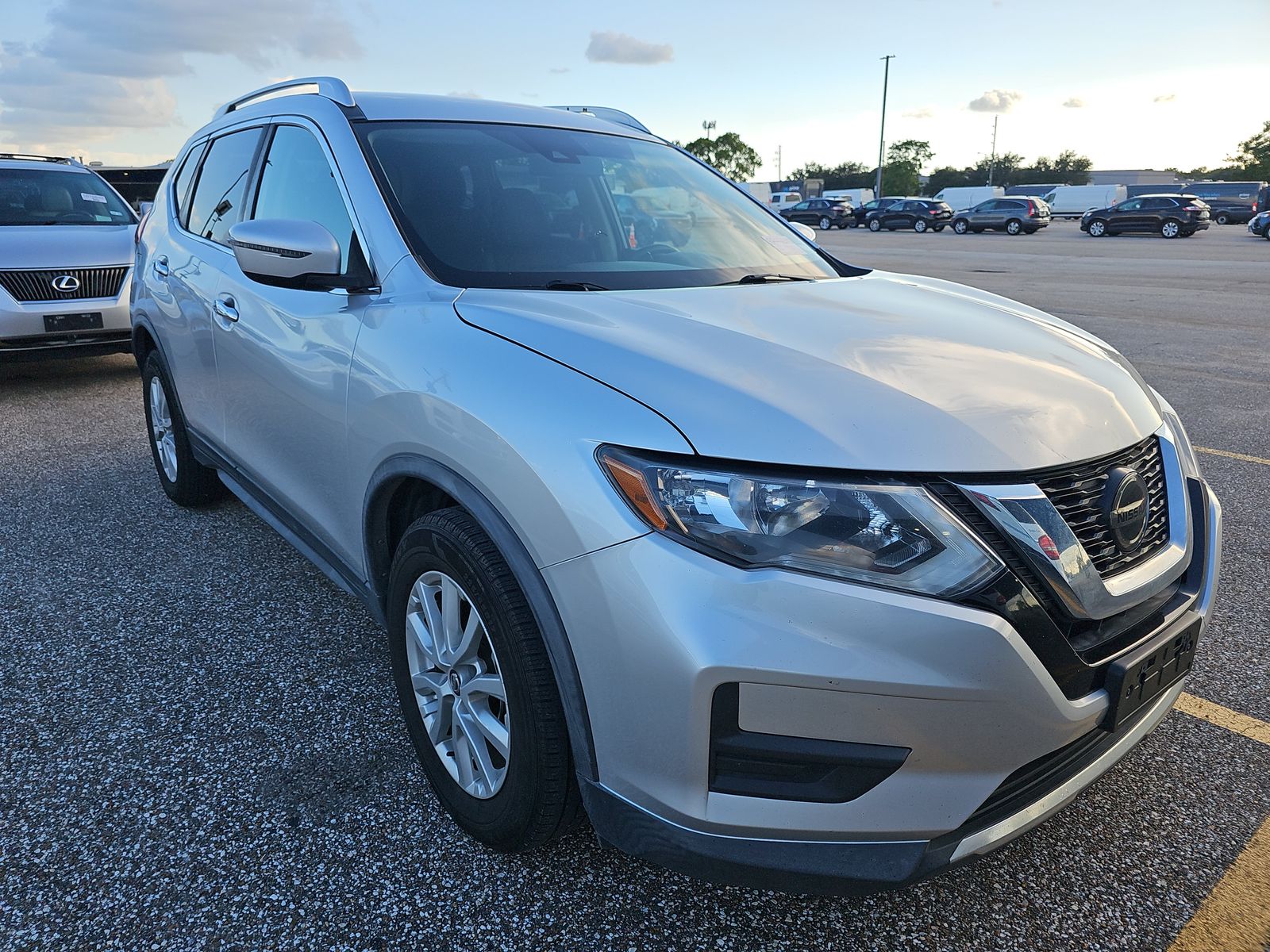 2020 Nissan Rogue SV FWD