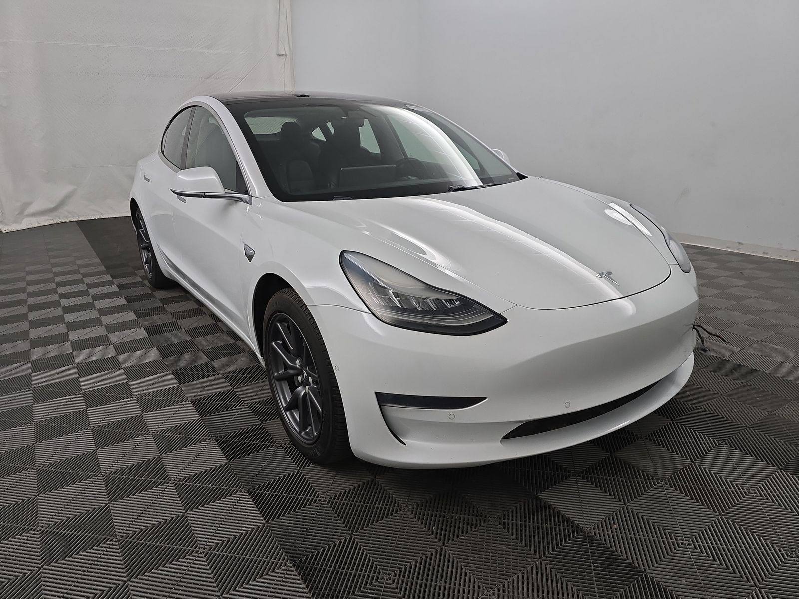 2018 Tesla Model 3 Long Range FWD
