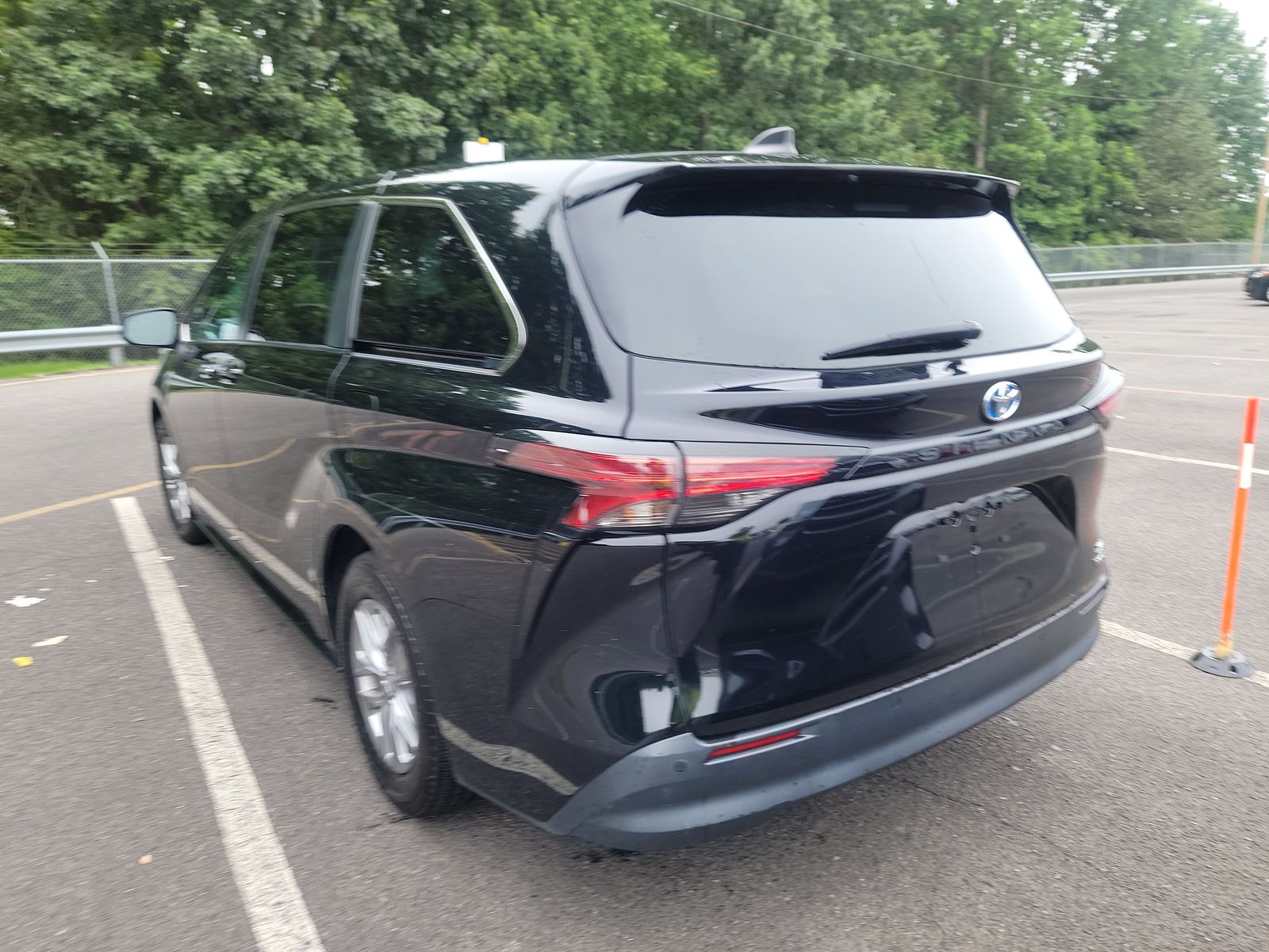 2022 Toyota Sienna XLE FWD