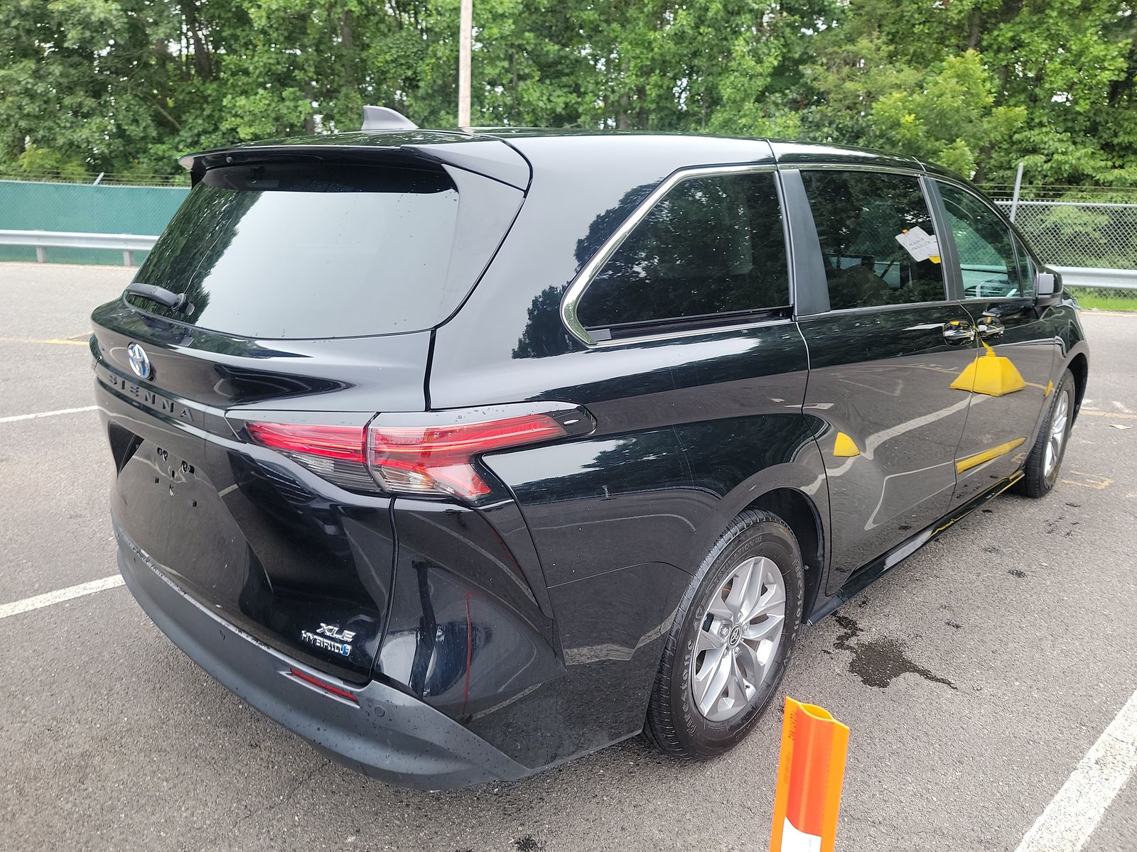 2022 Toyota Sienna XLE FWD