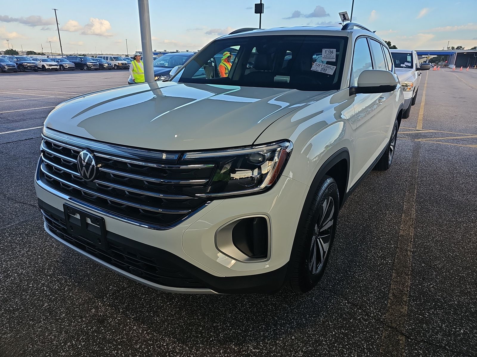 2024 Volkswagen Atlas 2.0T SE