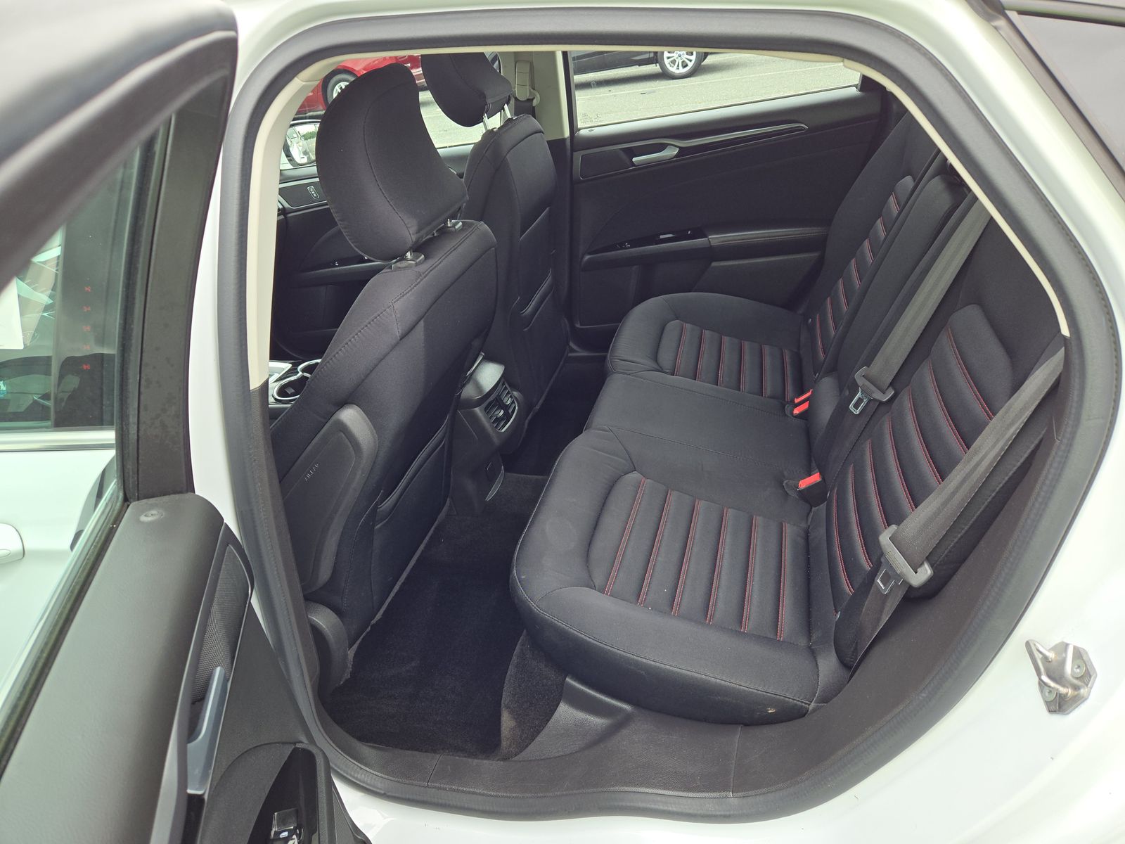 2015 Ford Fusion SE FWD