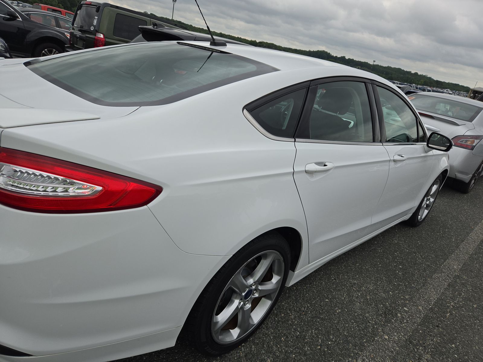 2015 Ford Fusion SE FWD