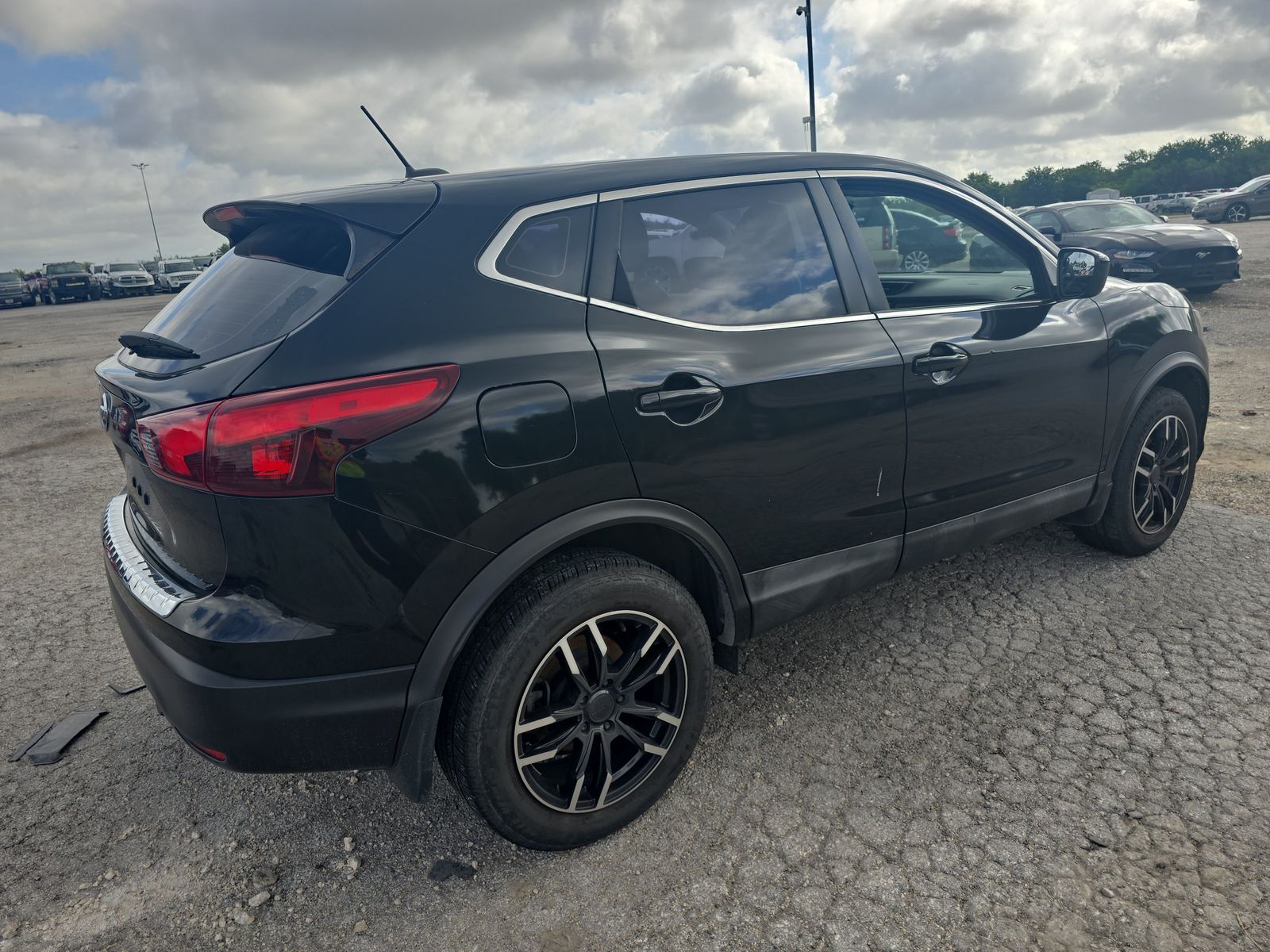 2017 Nissan Rogue Sport S FWD