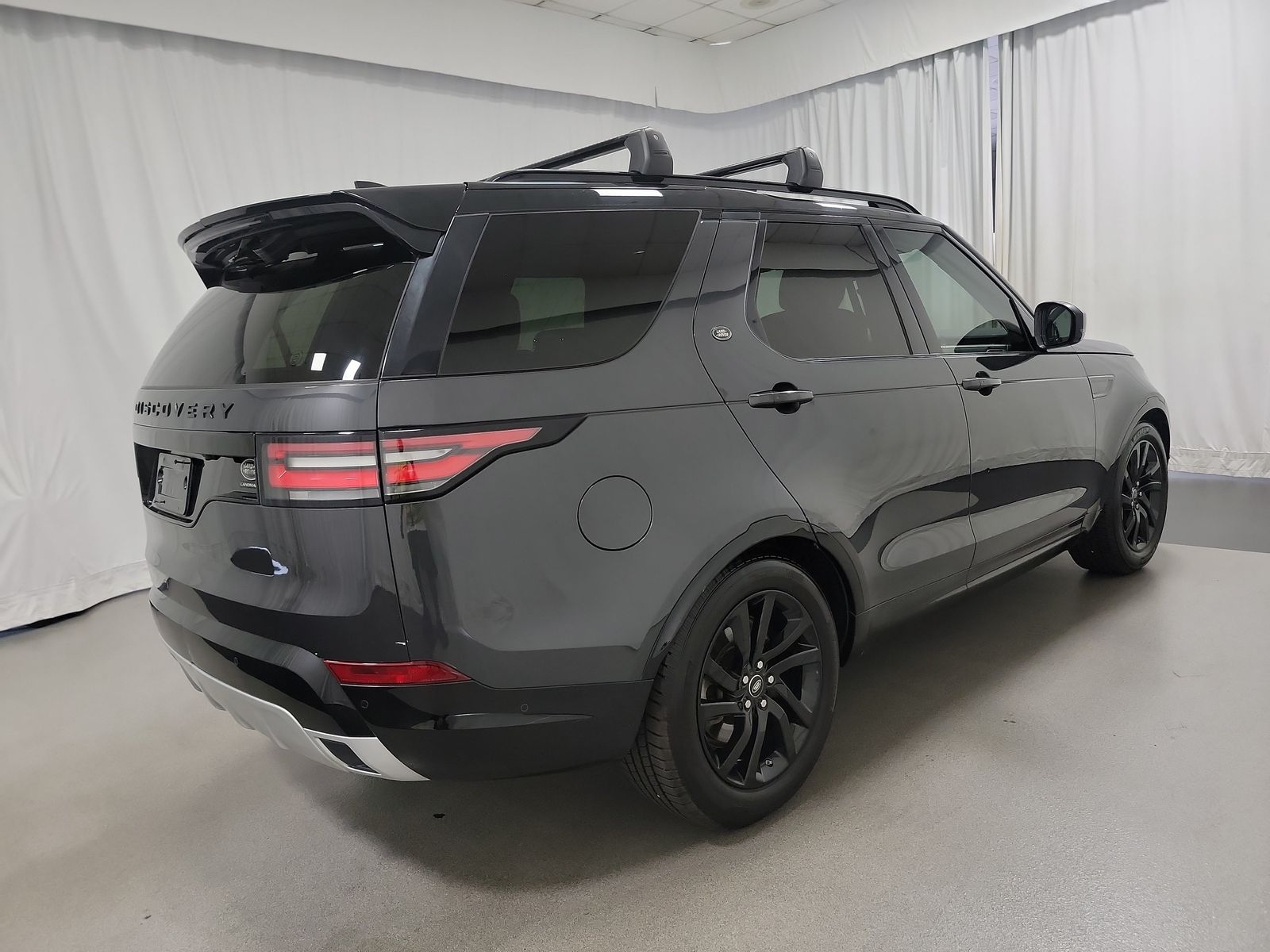 2020 Land Rover Discovery Landmark Edition AWD