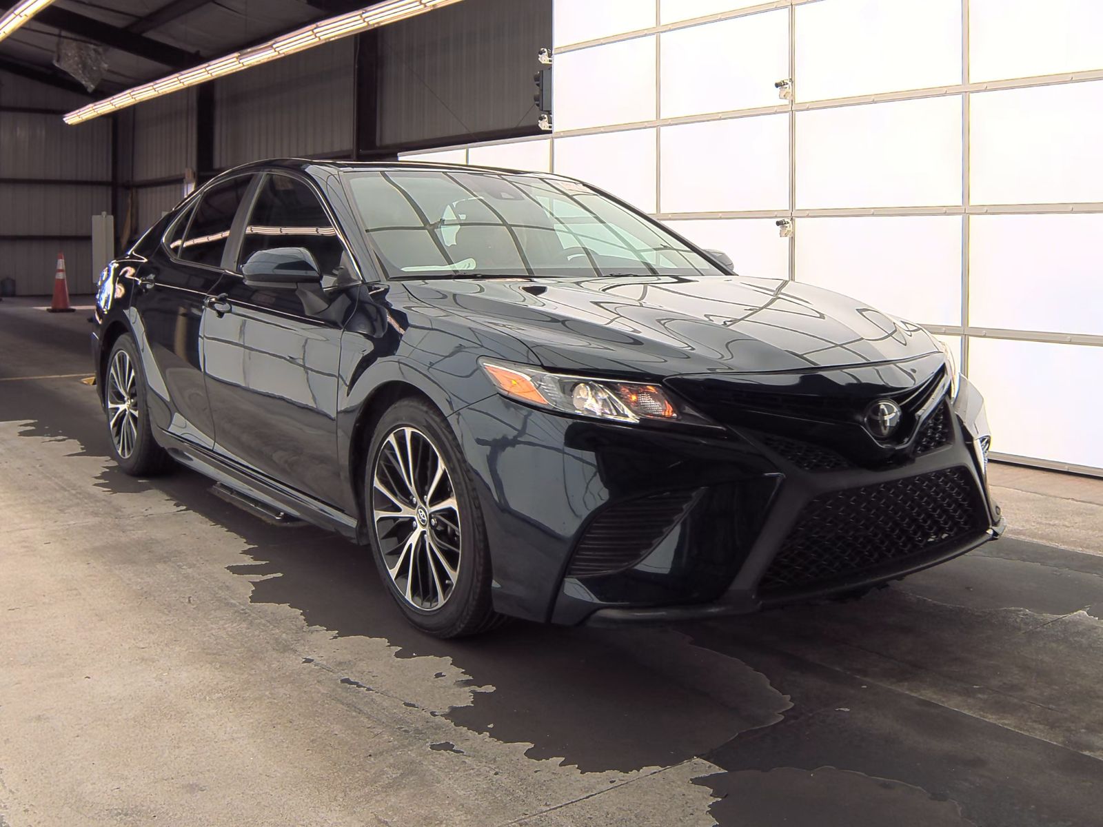 2019 Toyota Camry SE FWD