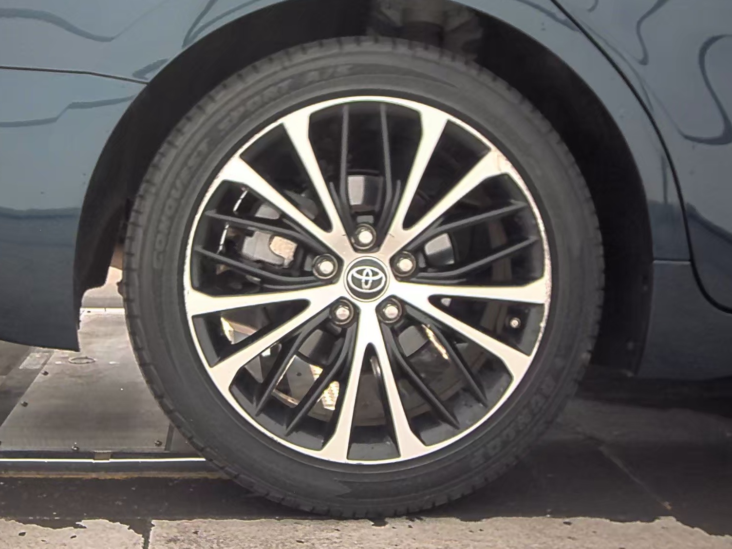 2019 Toyota Camry SE FWD