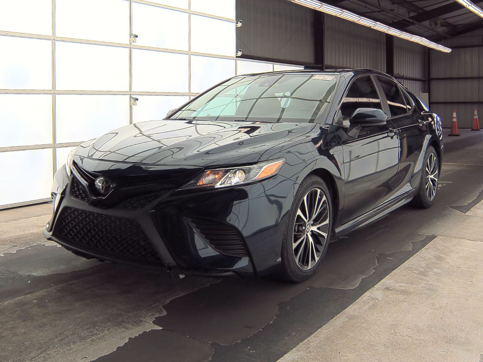 2019 Toyota Camry SE FWD