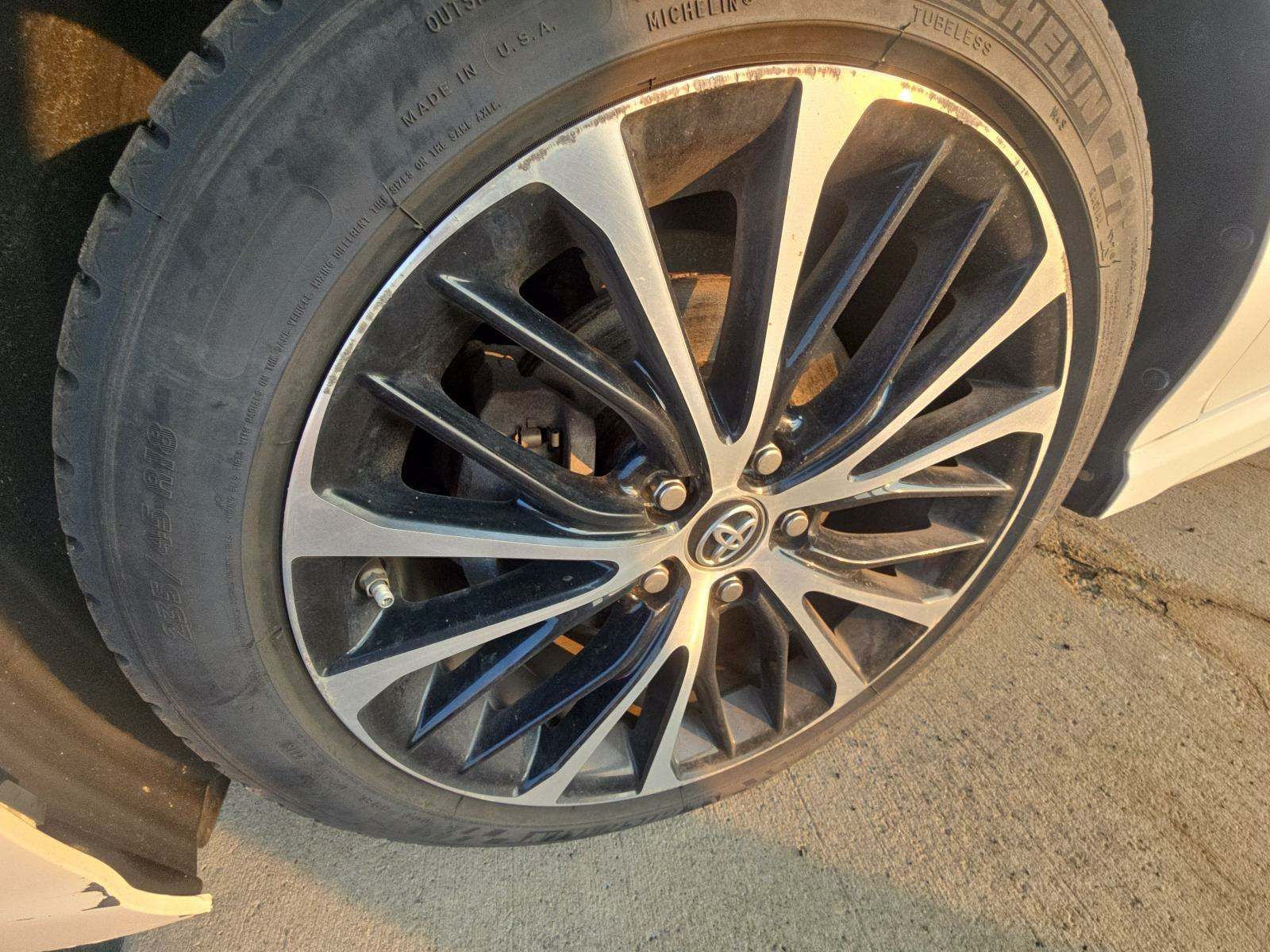 2018 Toyota Camry SE FWD