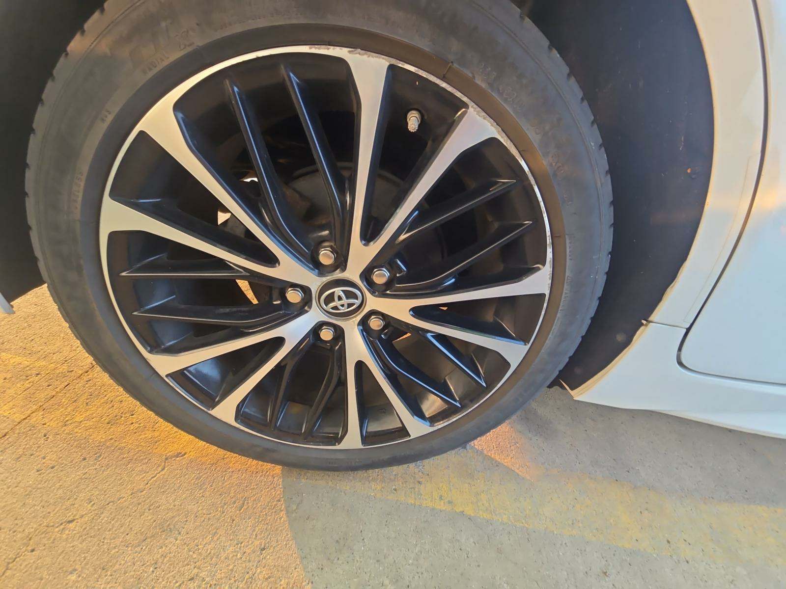 2018 Toyota Camry SE FWD