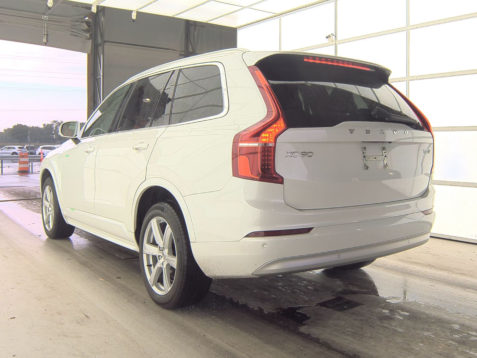 2022 Volvo XC90 T5 Momentum AWD