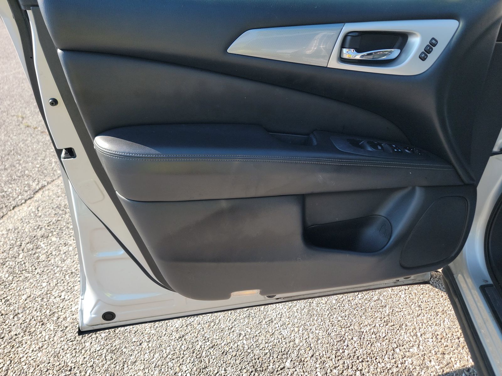 2020 Nissan Pathfinder SL FWD