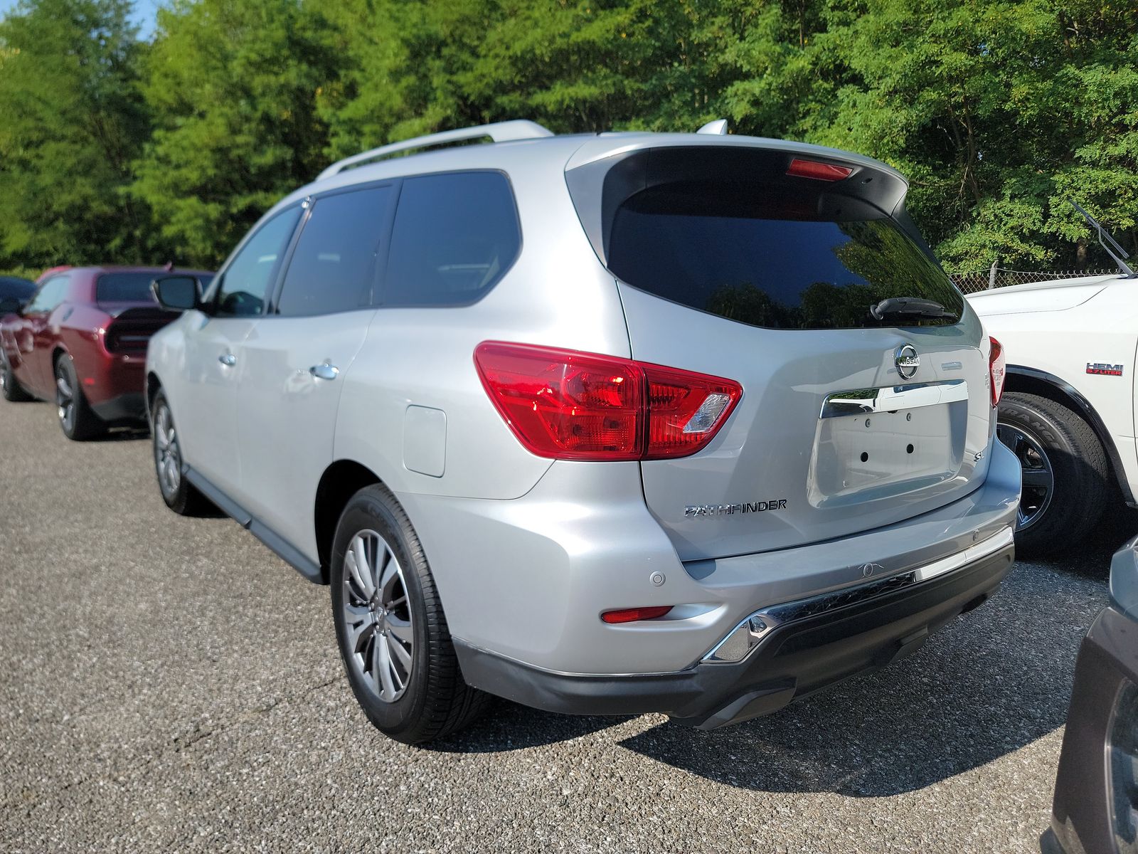 2020 Nissan Pathfinder SL FWD