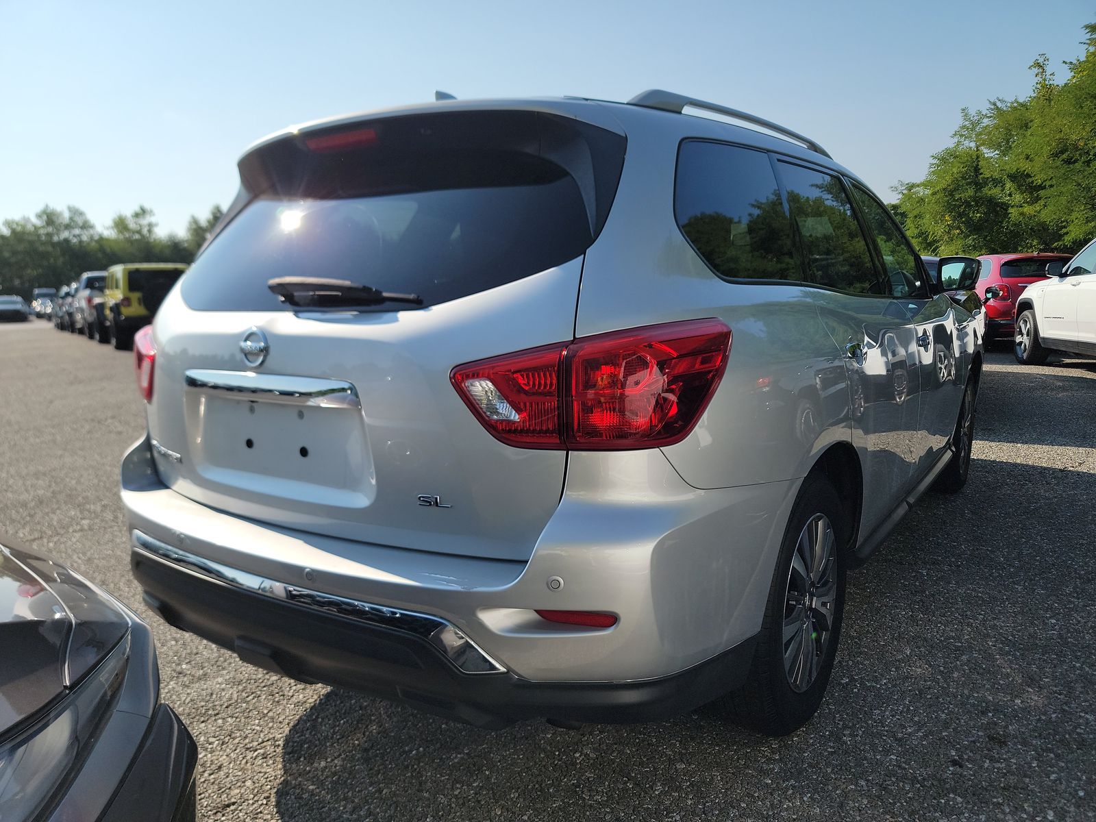 2020 Nissan Pathfinder SL FWD