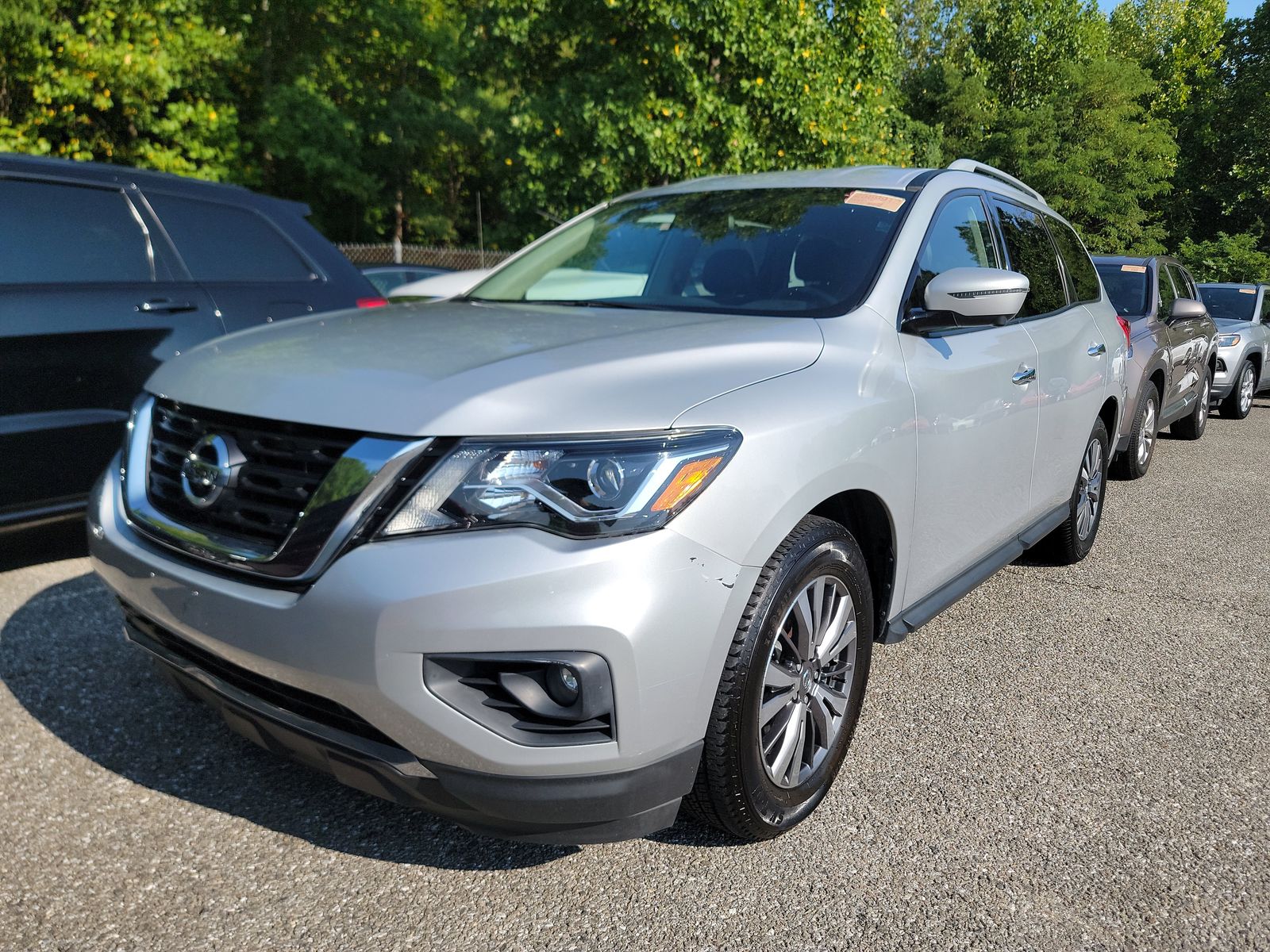 2020 Nissan Pathfinder SL FWD