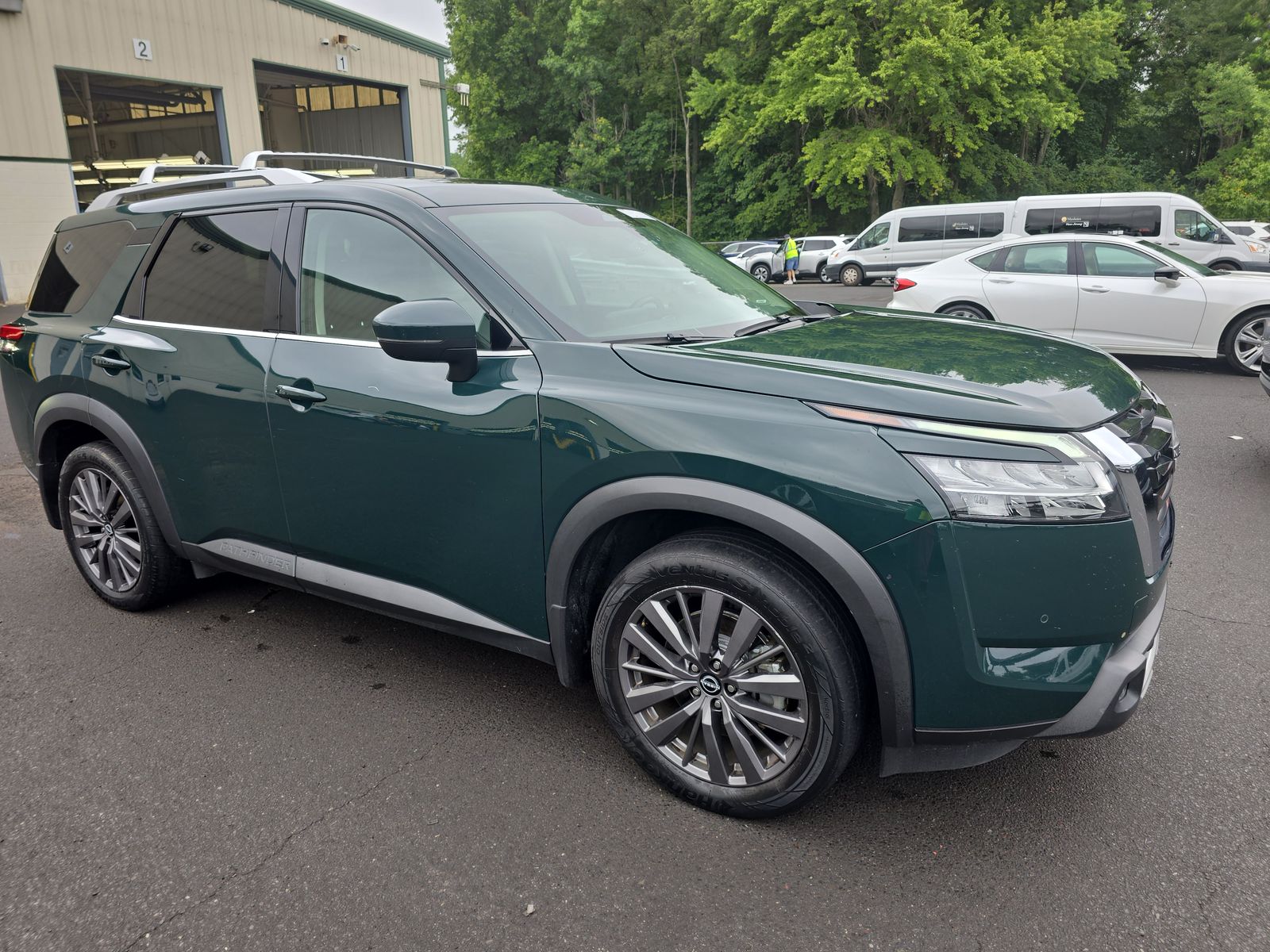 2022 Nissan Pathfinder SL AWD