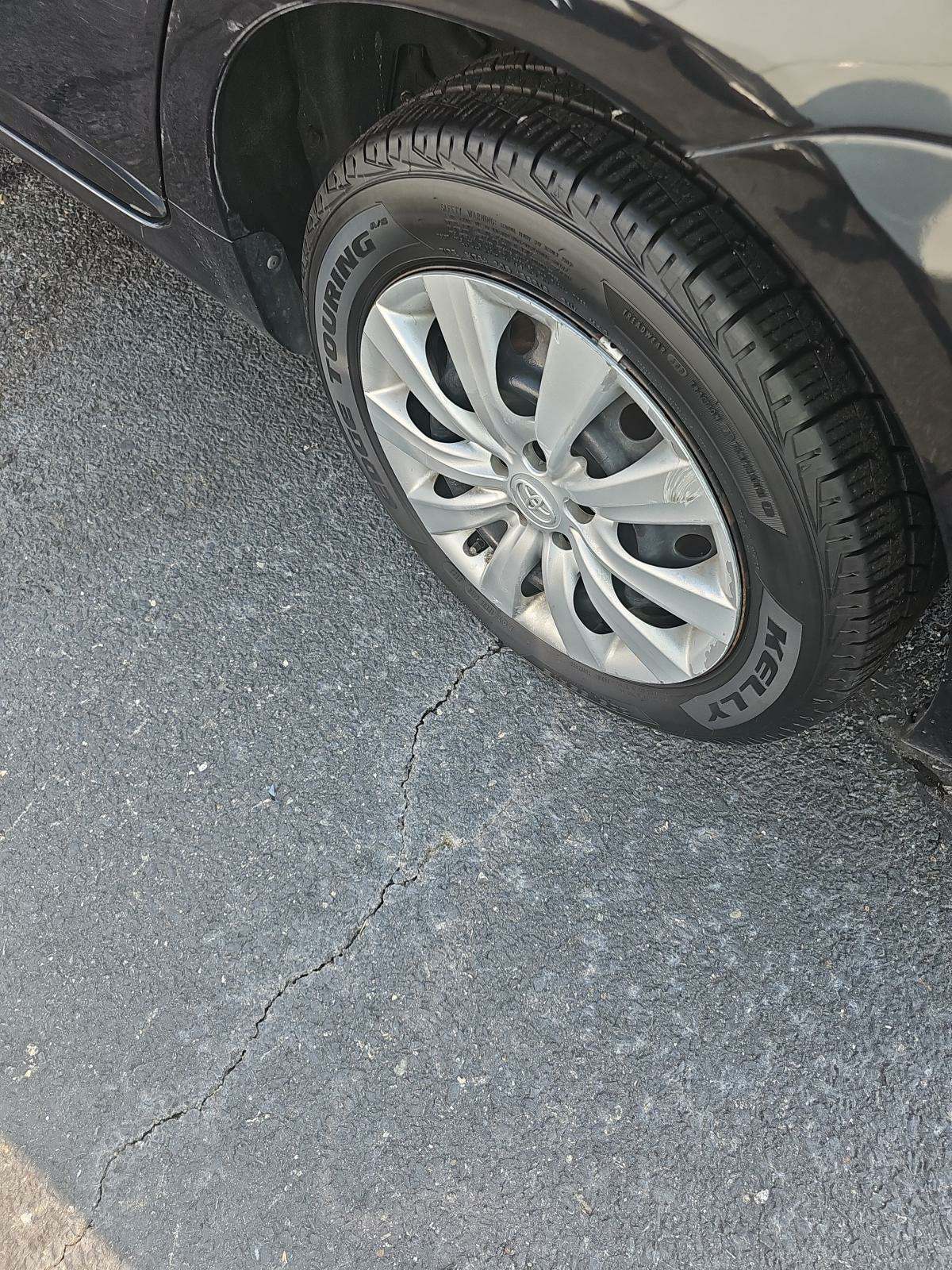 2013 Toyota Corolla LE FWD