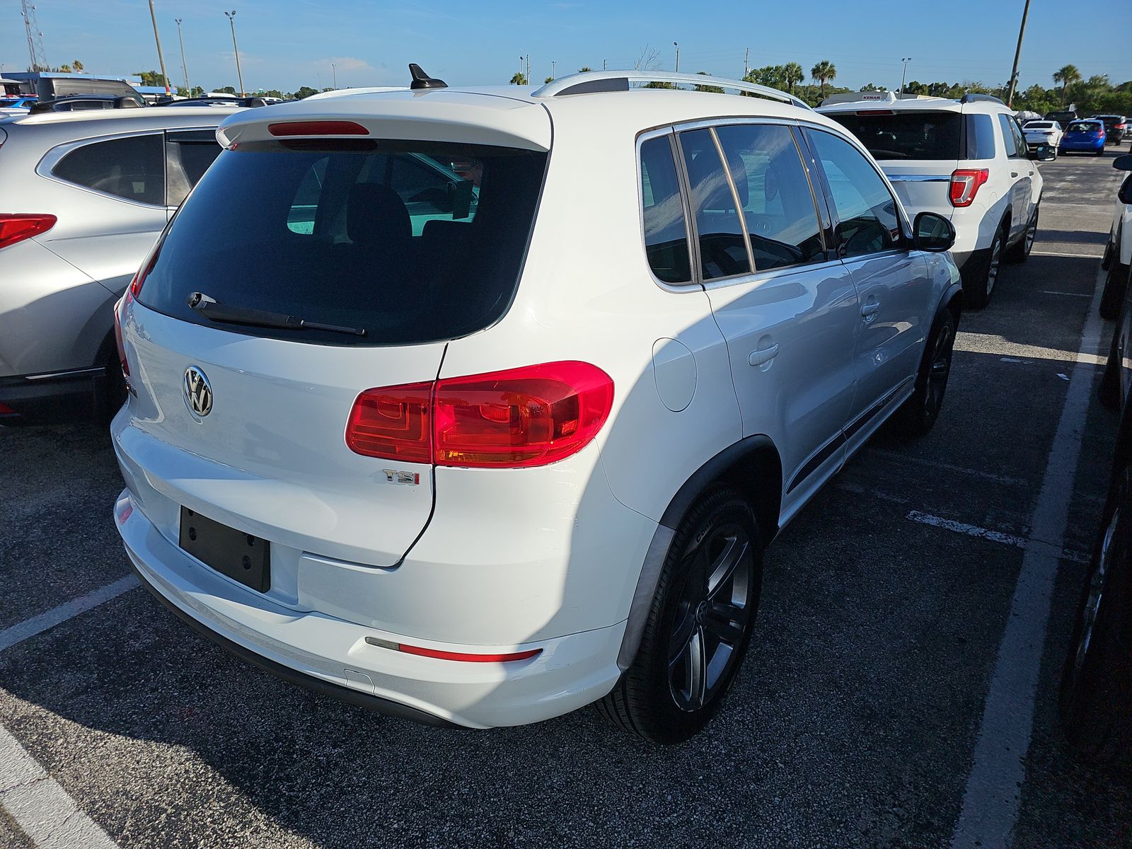 2017 Volkswagen Tiguan 2.0T Sport FWD