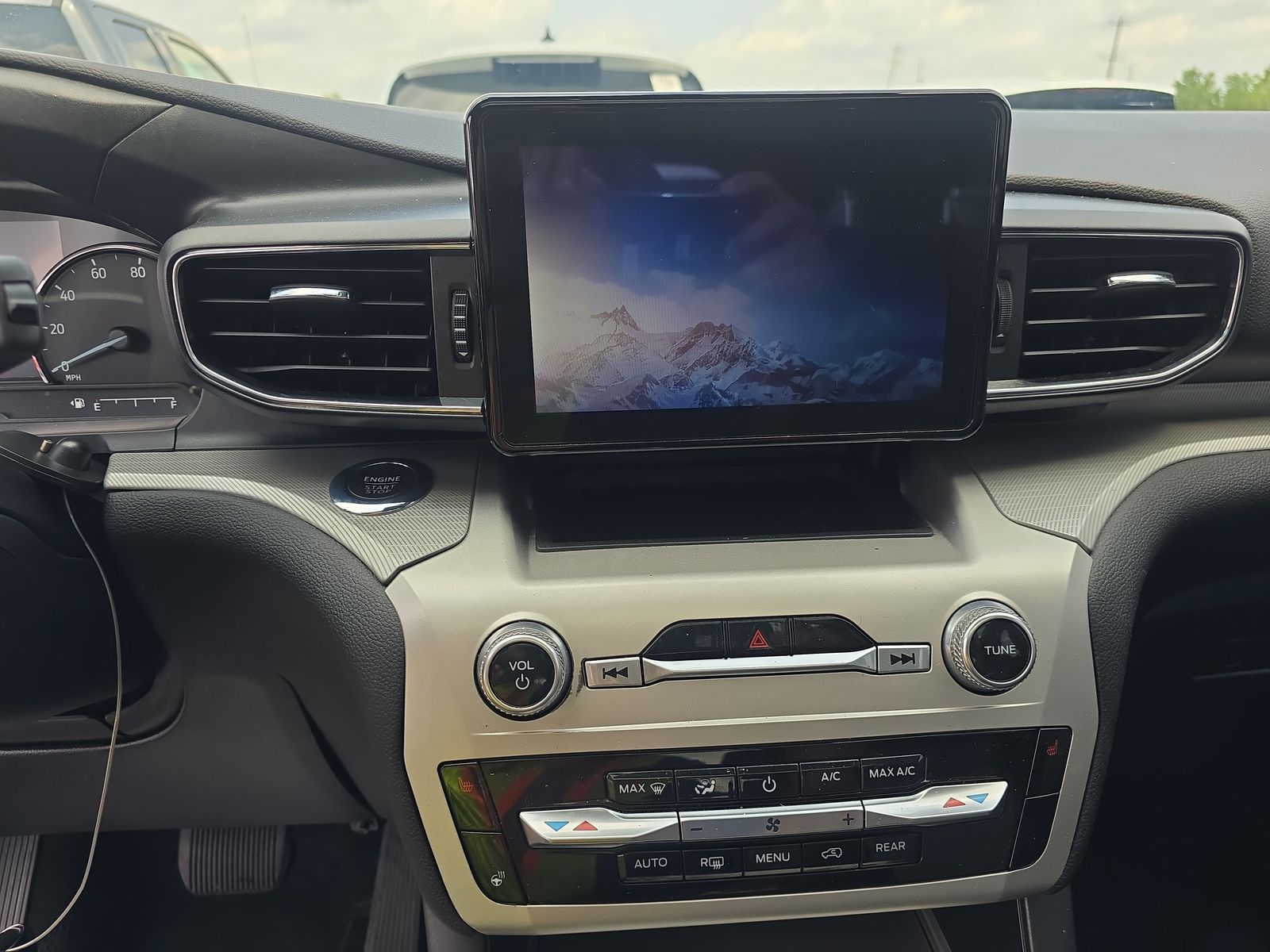 2022 Ford Explorer XLT AWD