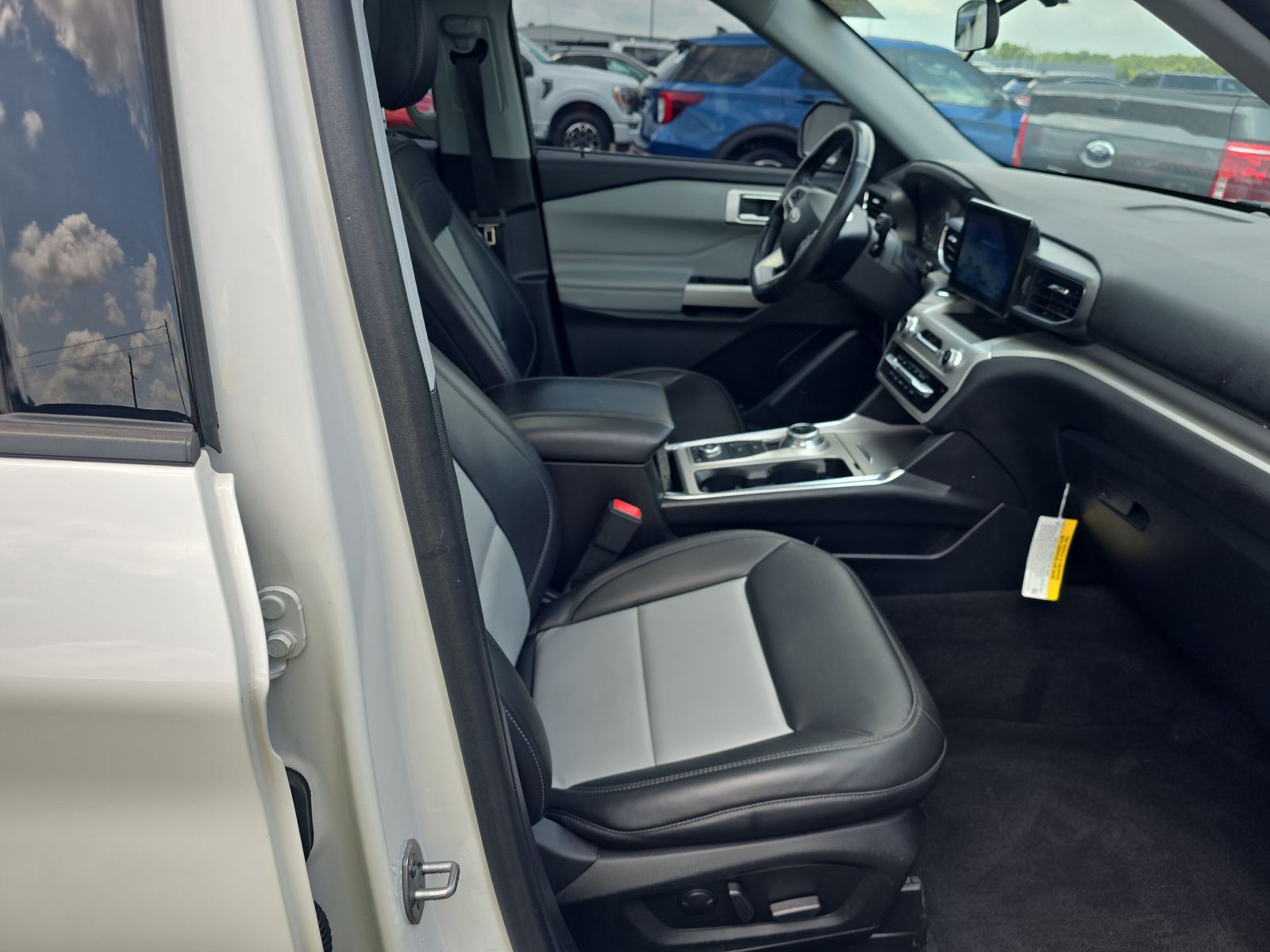 2022 Ford Explorer XLT AWD