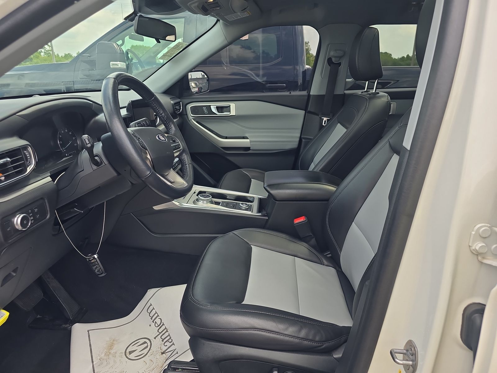 2022 Ford Explorer XLT AWD