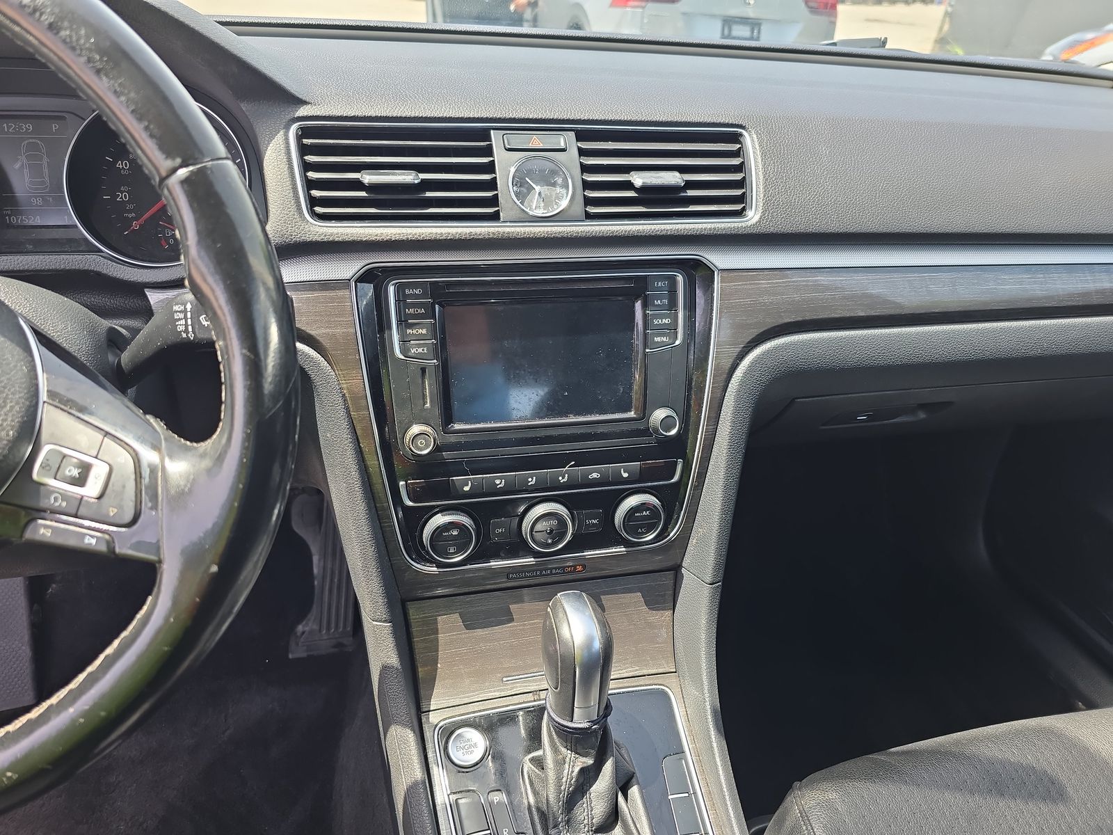 2017 Volkswagen Passat 1.8T SE FWD