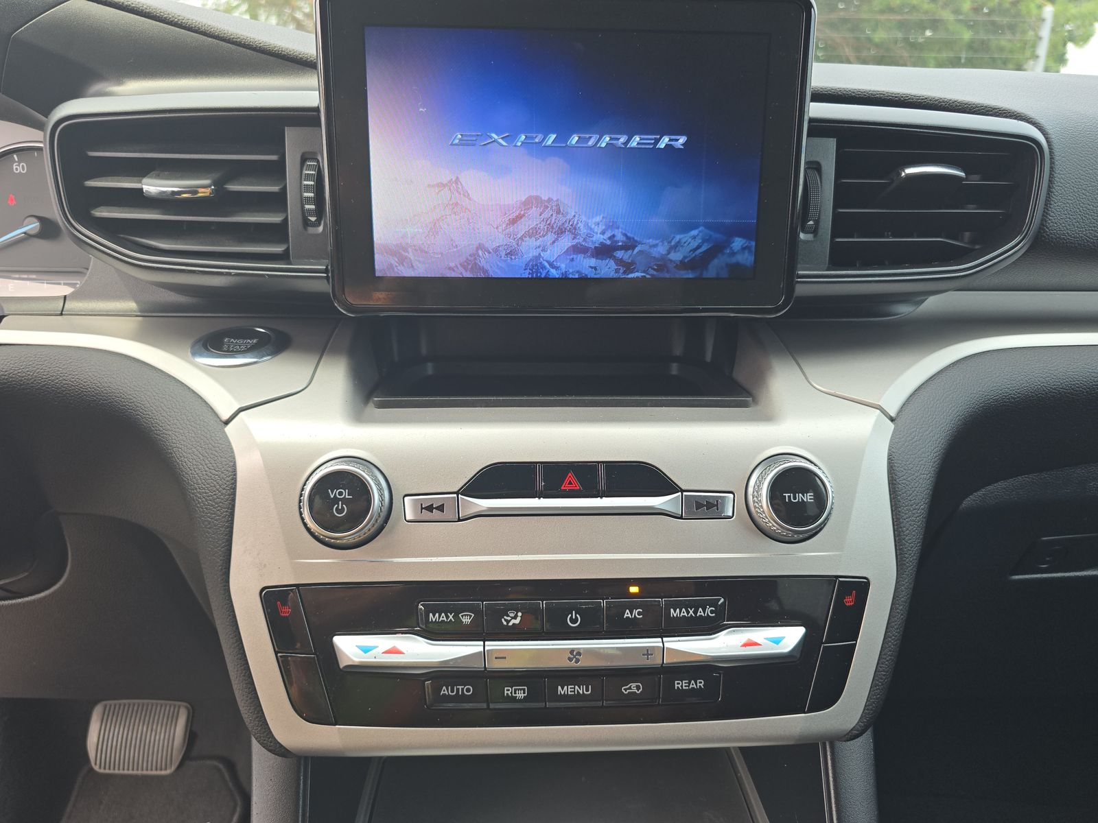 2022 Ford Explorer XLT AWD