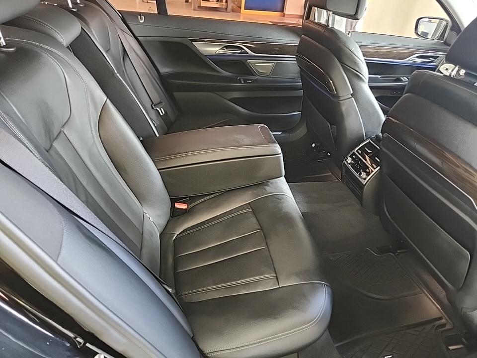 2020 BMW 7 Series 740i FWD