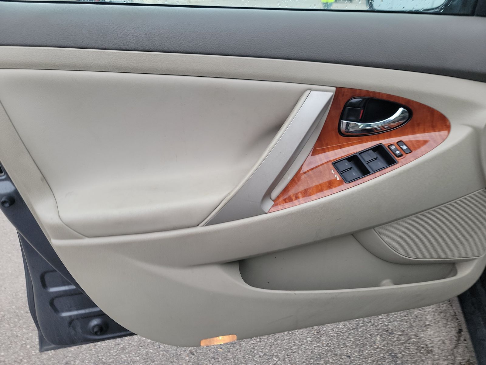 2011 Toyota Camry XLE FWD