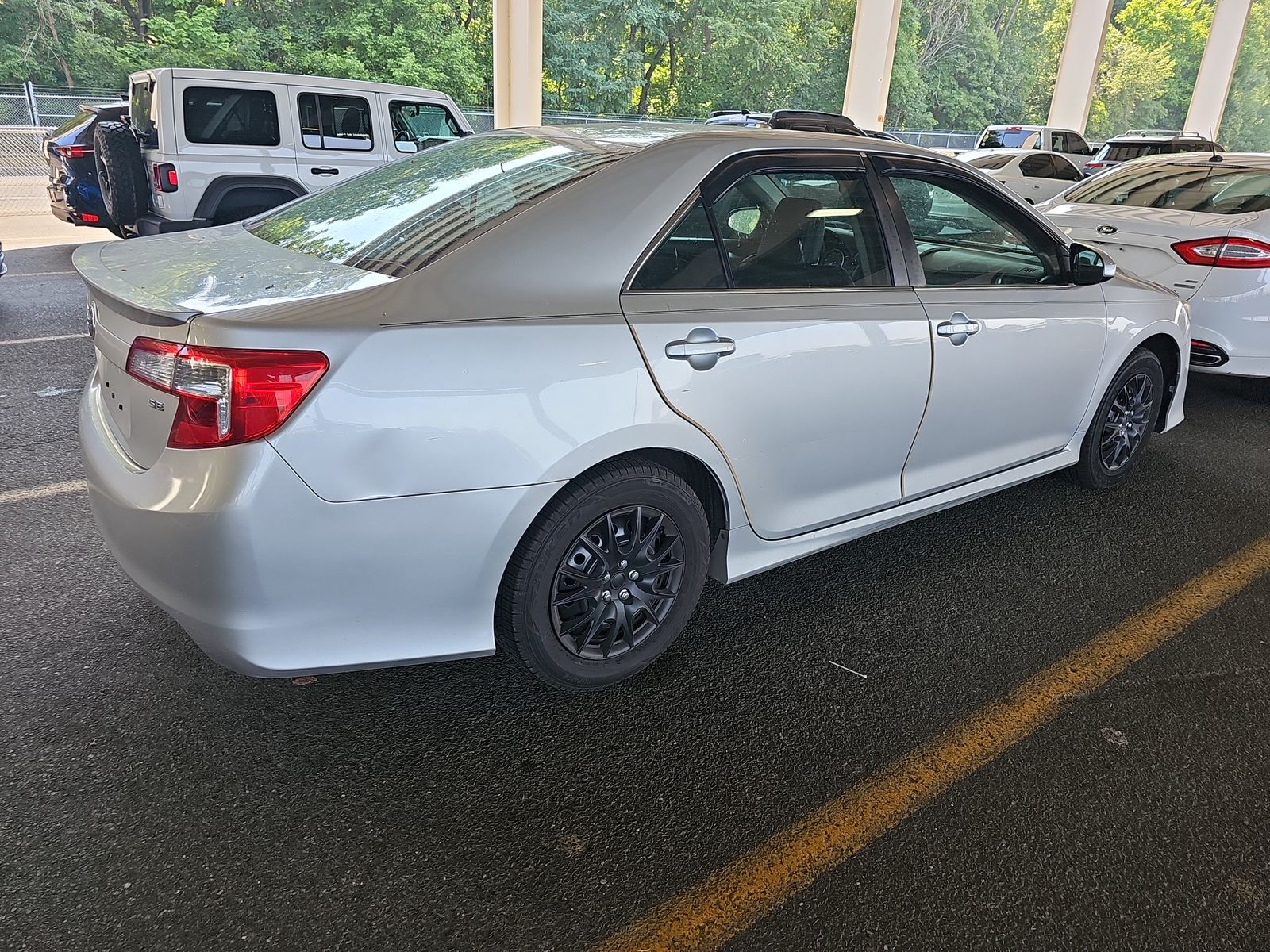 2014 Toyota Camry SE FWD