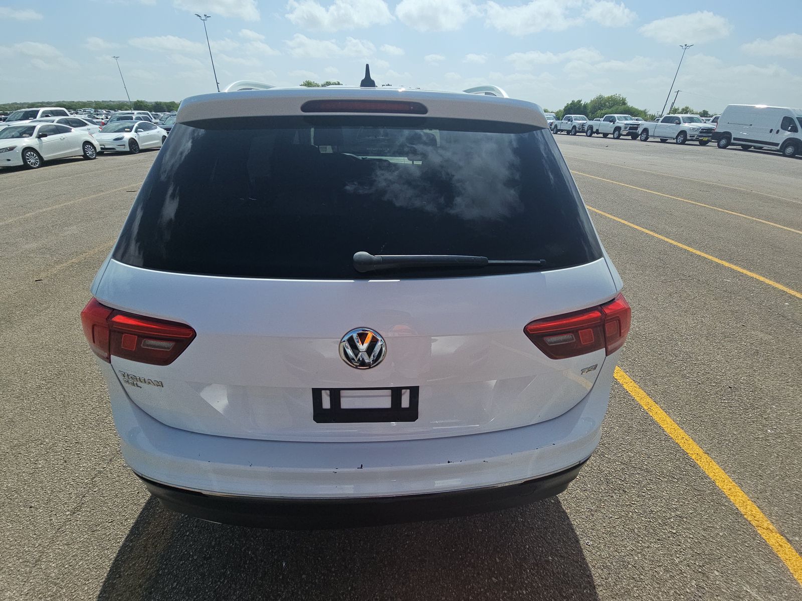 2018 Volkswagen Tiguan 2.0T SEL FWD