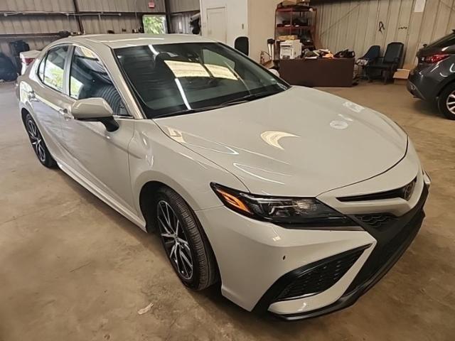 2022 Toyota Camry SE FWD