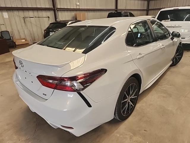 2022 Toyota Camry SE FWD