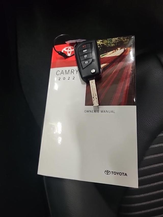 2022 Toyota Camry SE FWD