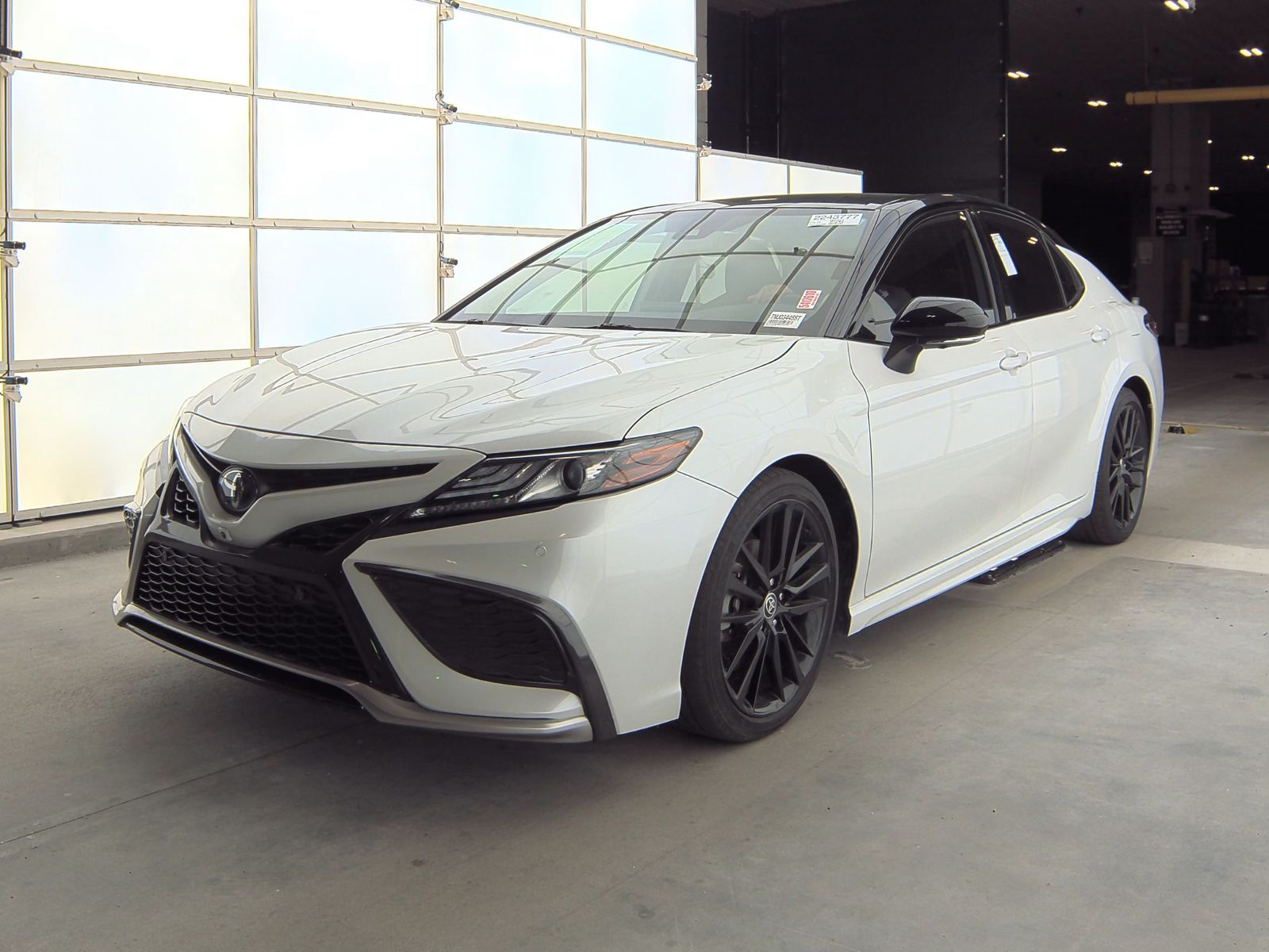 2022 Toyota Camry Hybrid XSE FWD