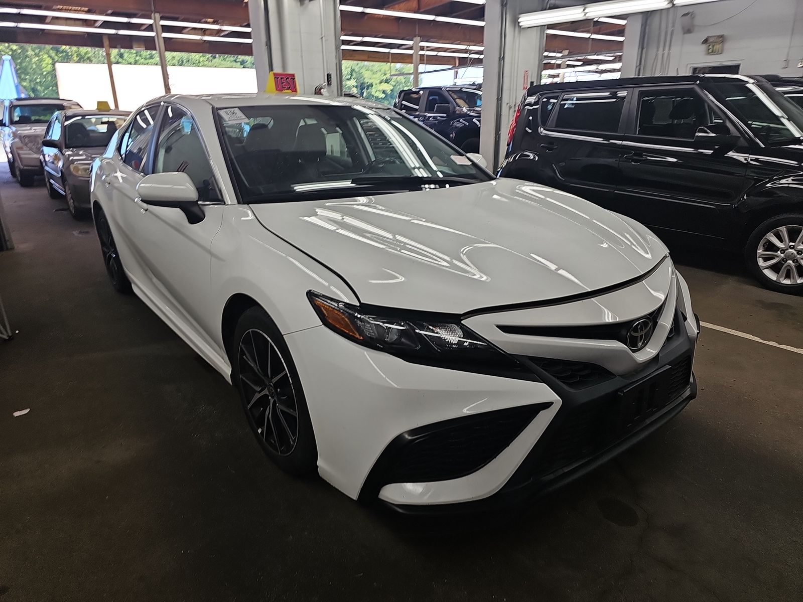2021 Toyota Camry SE AWD