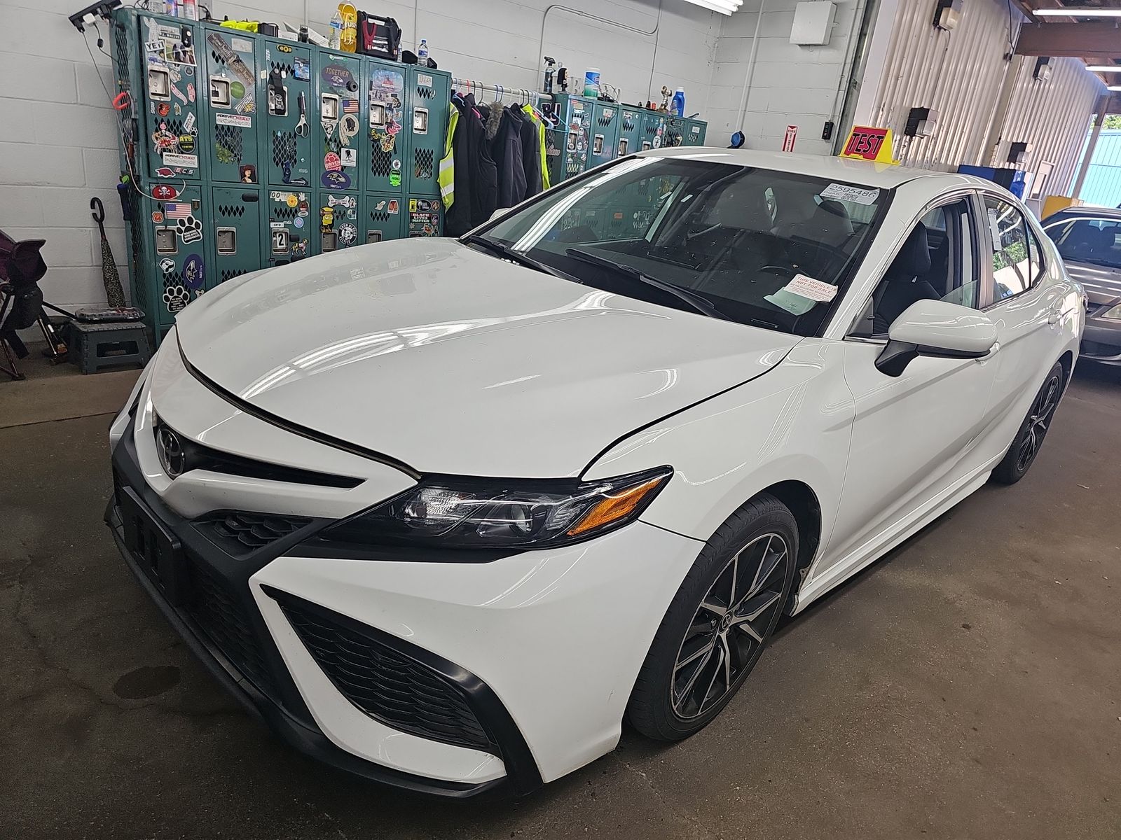 2021 Toyota Camry SE AWD