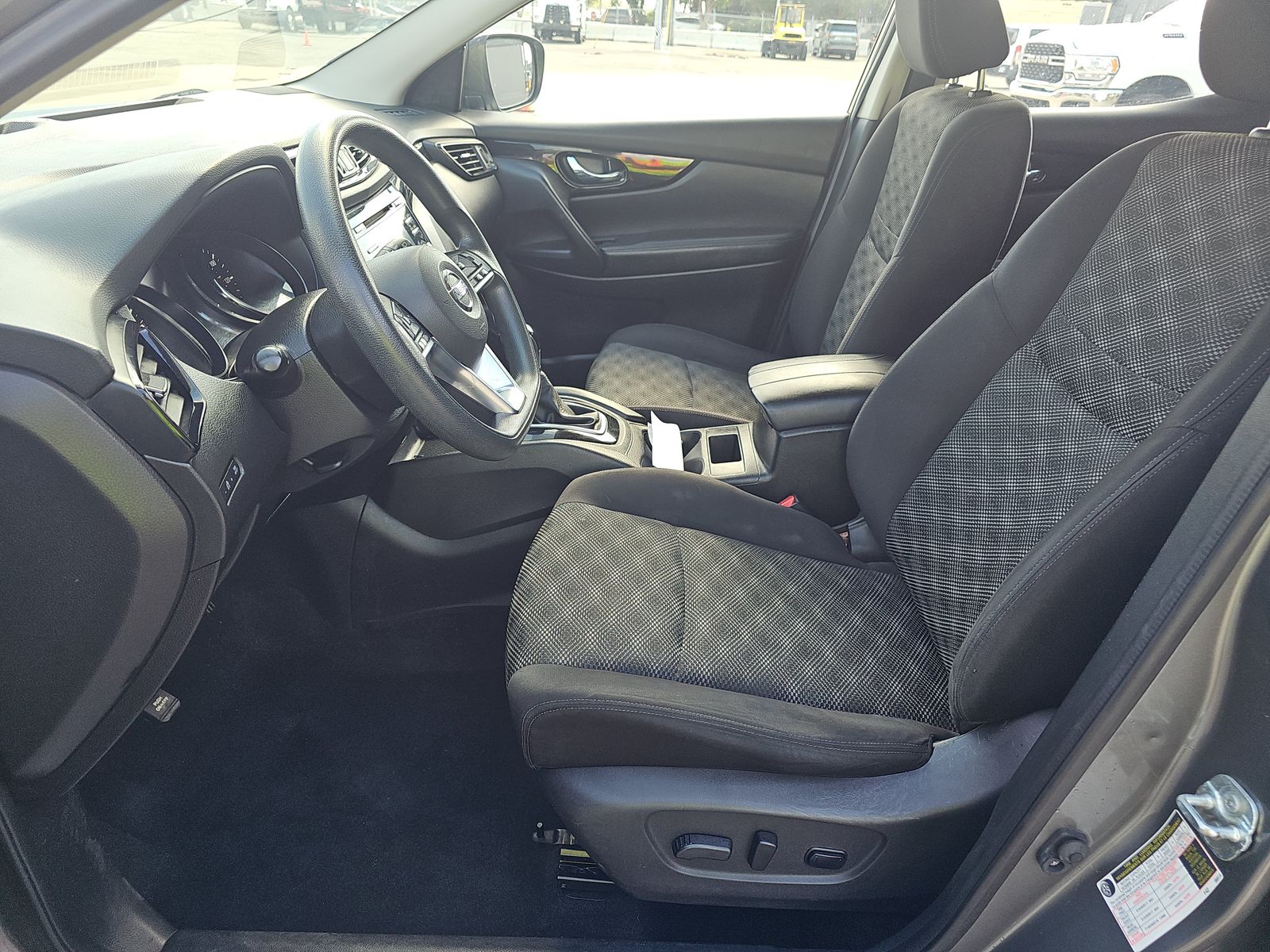 2017 Nissan Rogue Sport SV FWD