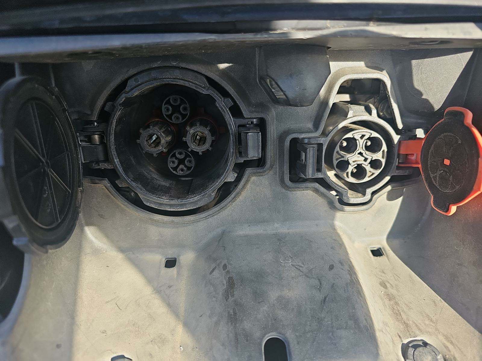 2016 Nissan LEAF S FWD