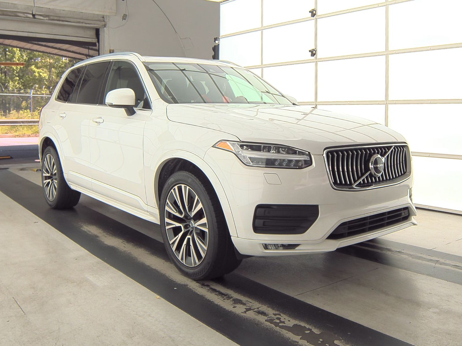 2021 Volvo XC90 T6 Momentum AWD