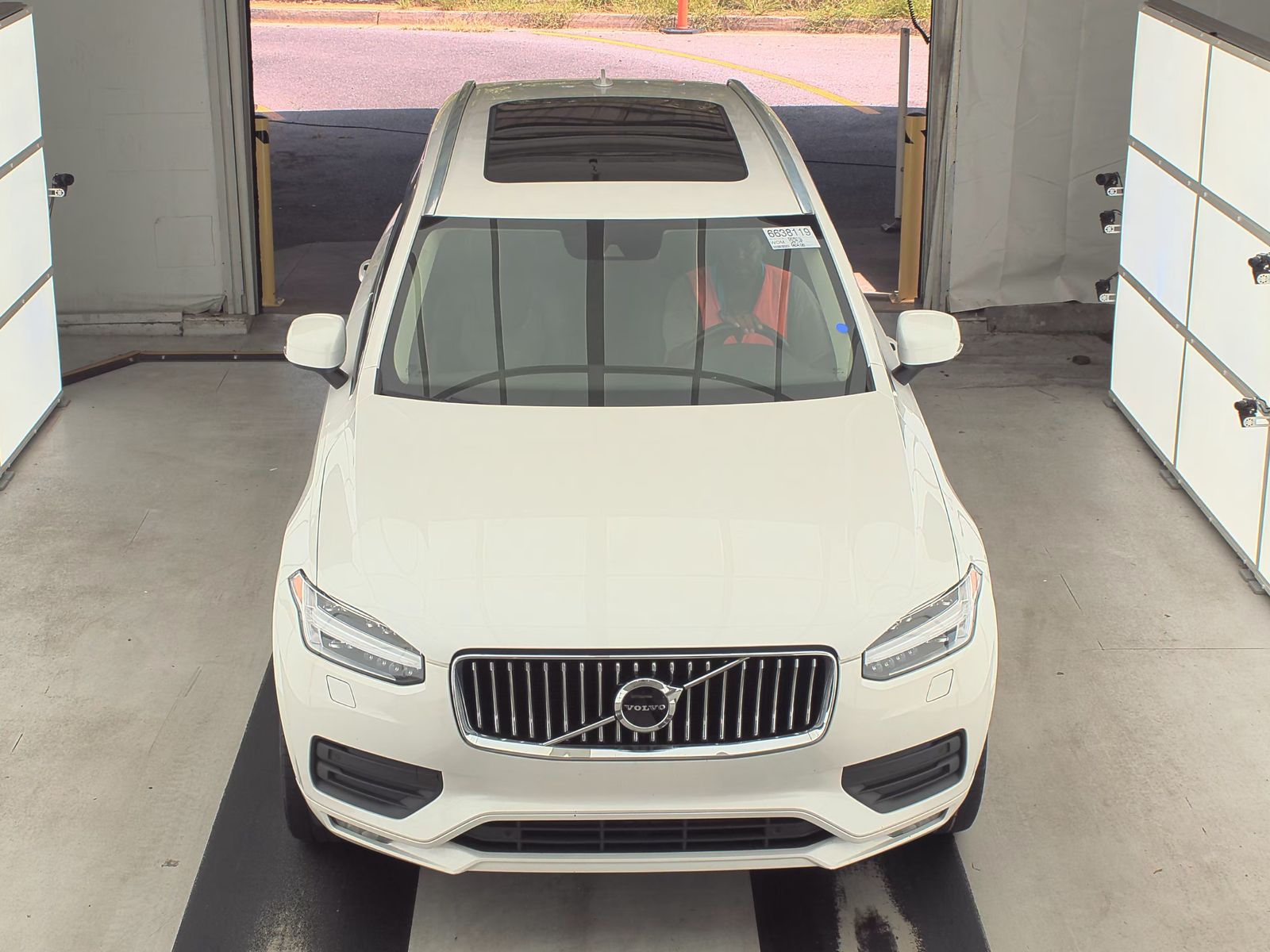 2021 Volvo XC90 T6 Momentum AWD