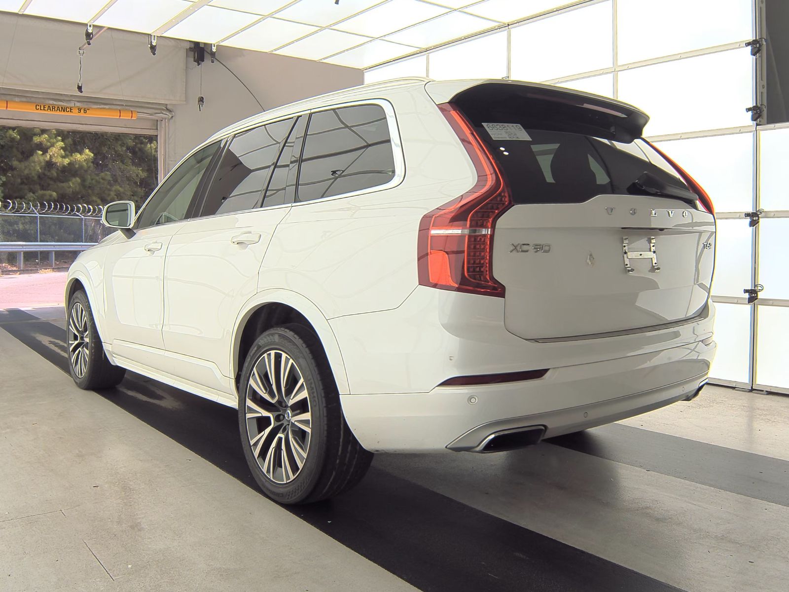 2021 Volvo XC90 T6 Momentum AWD