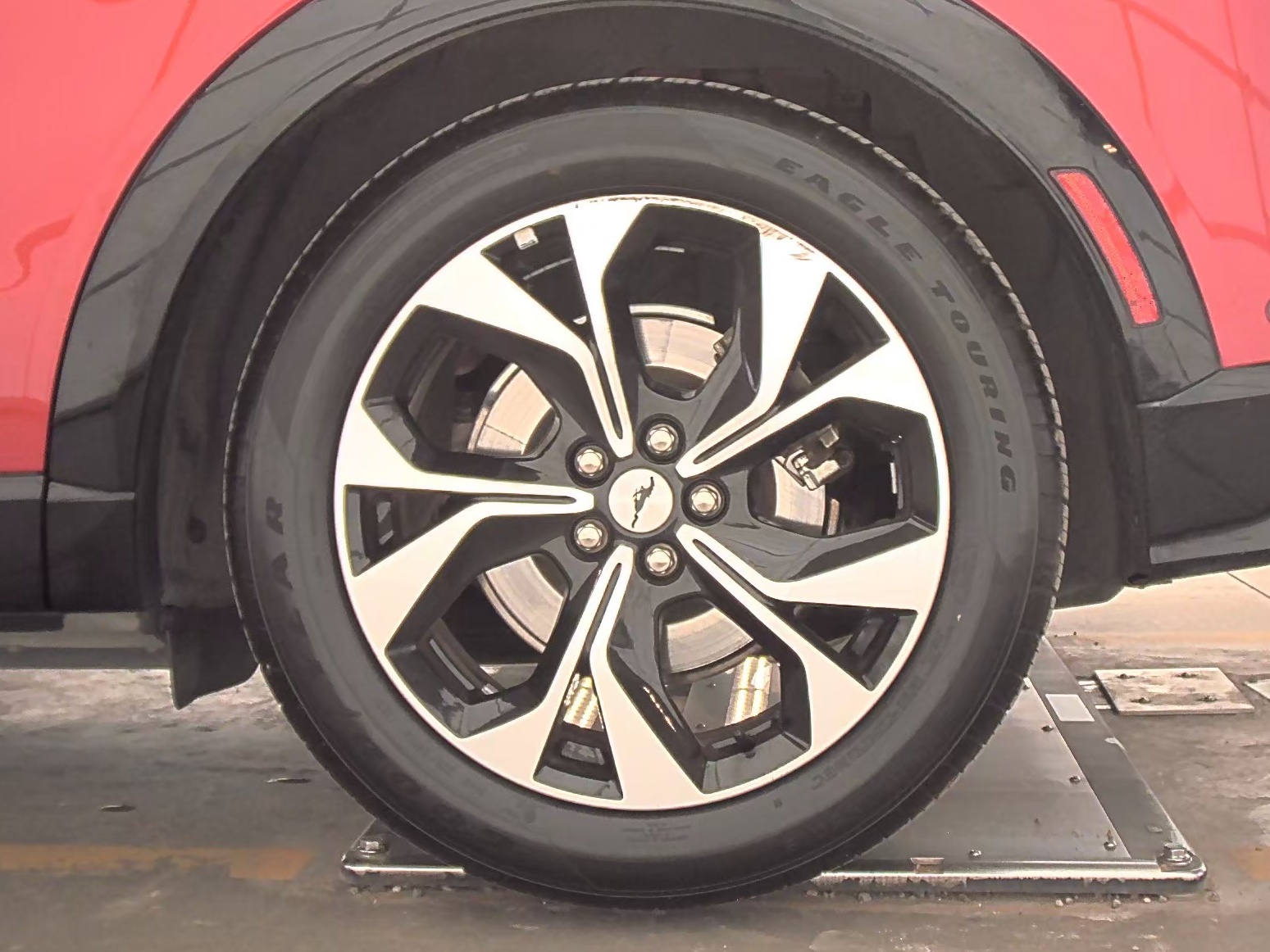 2021 Ford Mustang Mach-E Premium RWD