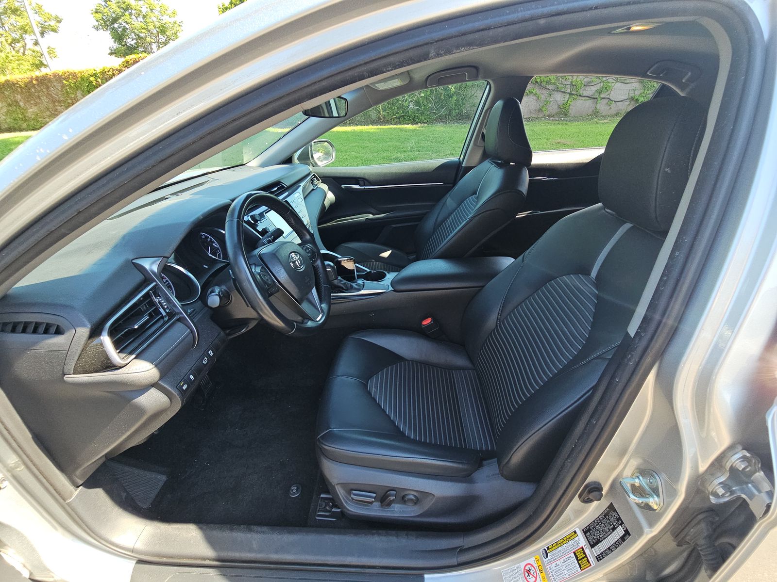 2019 Toyota Camry SE FWD