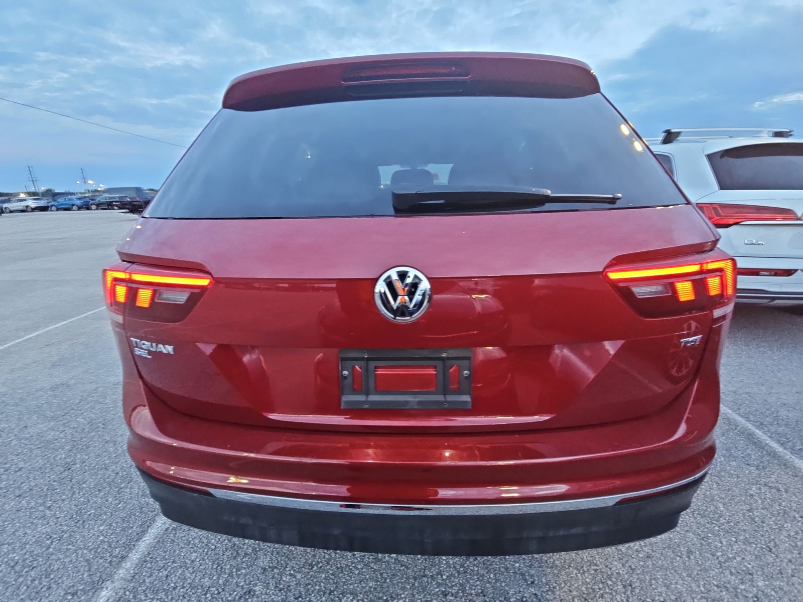 2018 Volkswagen Tiguan 2.0T SEL FWD